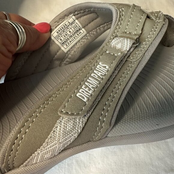 New Flip Flops DREAM PAIRS Women's Arch Support  Comfortable Grey Sandals Size 8 - Picture 14 of 17